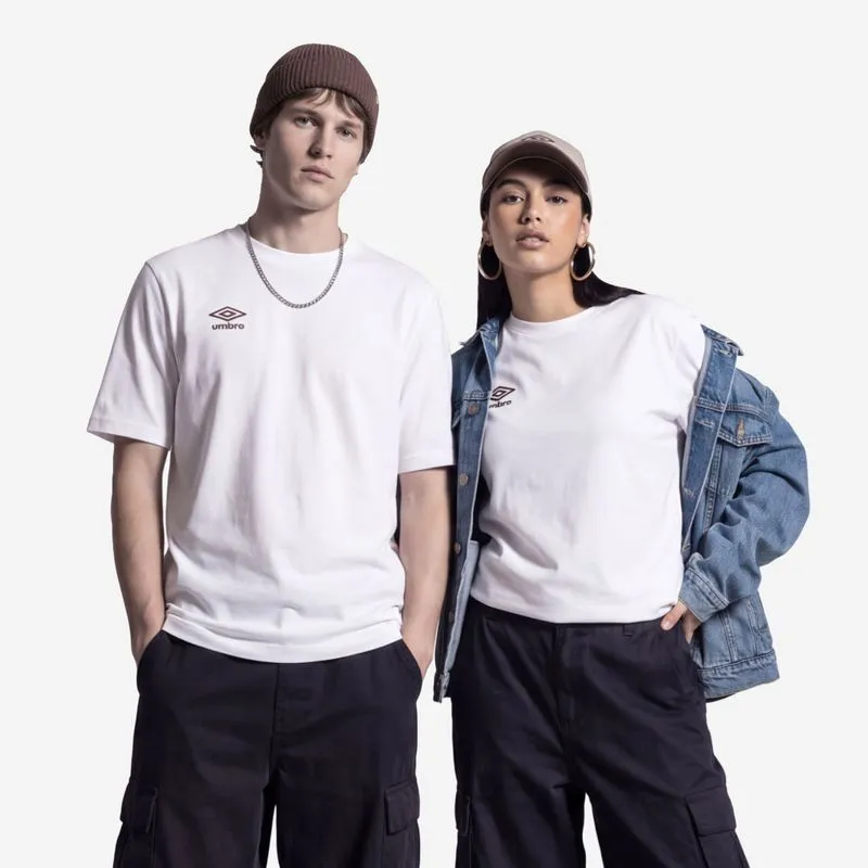 REMERA UNISEX UMBRO PLAY SMART GRAPHIC TEE REMERA MASCULINA UMBRO PLAY SMART GRAPHIC TEE - BLANCO - XL
