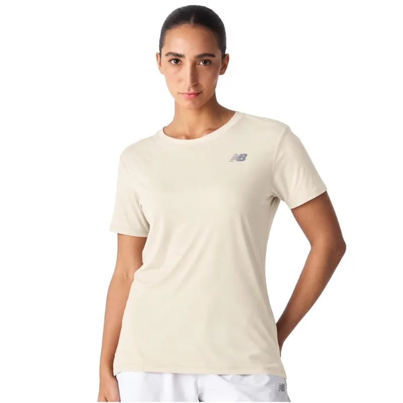 Camiseta New Balance Sport Essentials Feminina G / Bege / Bege