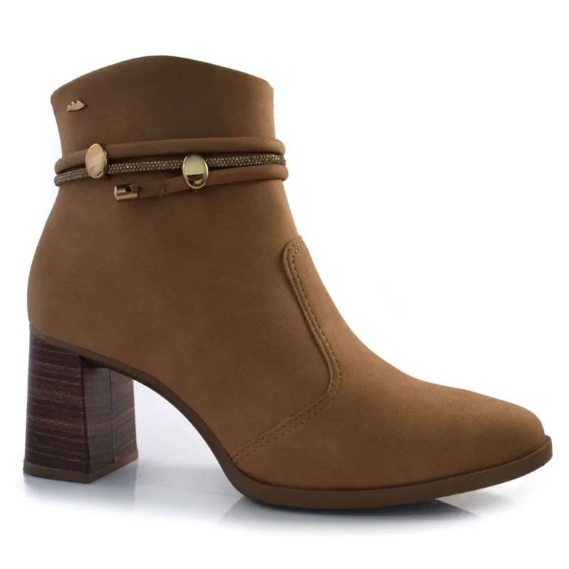 Bota de Cano Curto e Salto Bloco Dakota Marrom G9901 35
