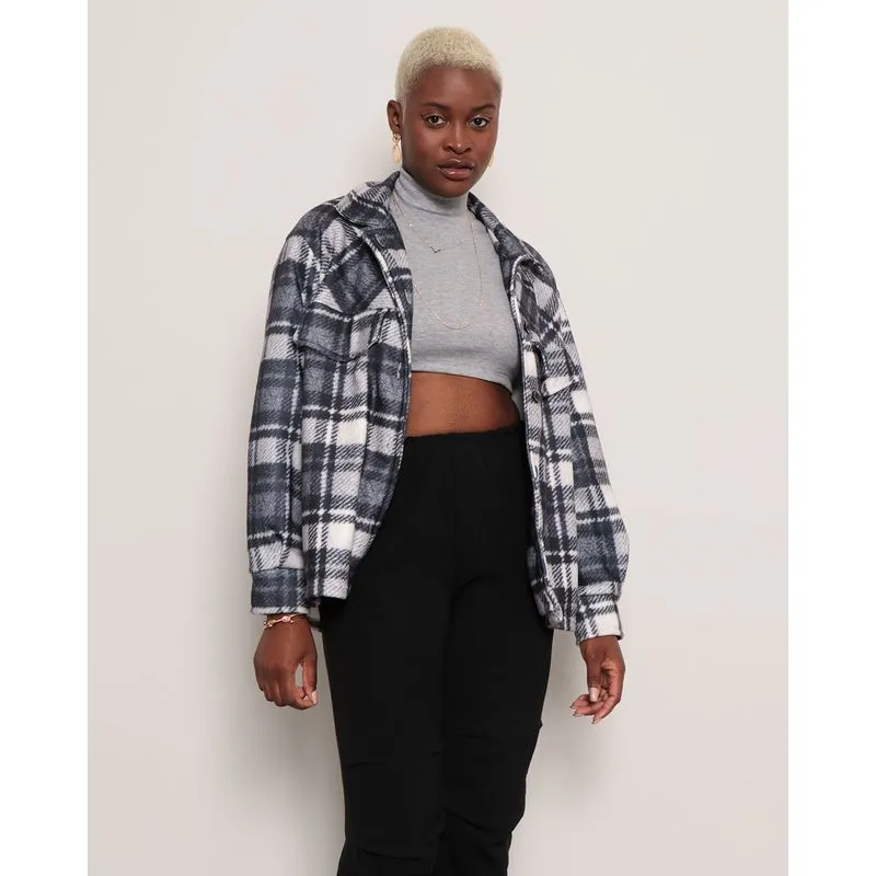 Camisa Feminina Fleece Estampa Xadrez Preta P