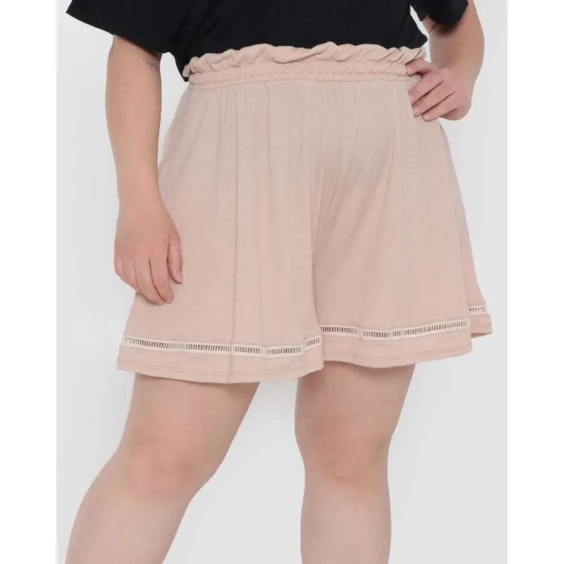 Short Feminino Plus Size Malha Canelada Bege Claro G1