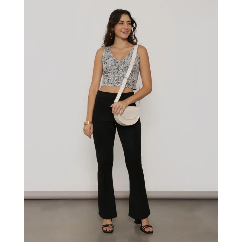Calça Feminina Flare Texturizada Preta M