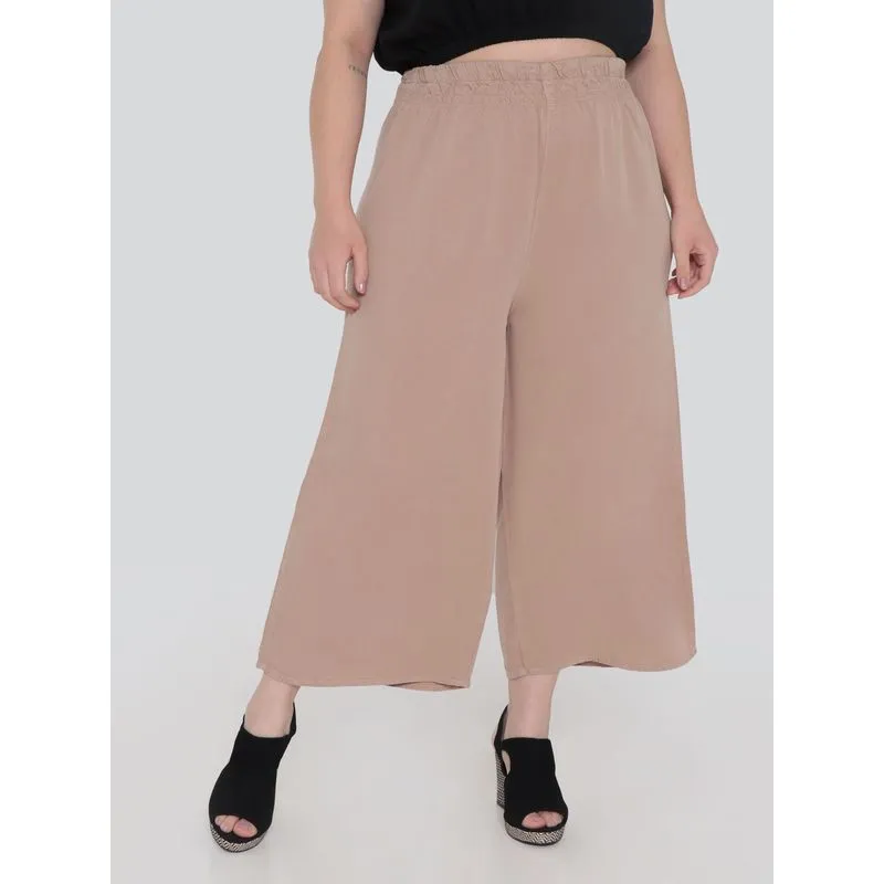Calça Plus Size Pantacourt Liocel Bege Médio 54