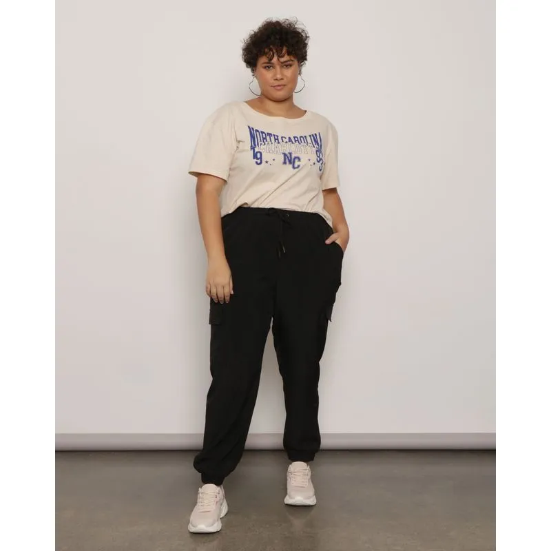 Calça Plus Size Feminina Berry & Co. Jogger Cargo Preto G1