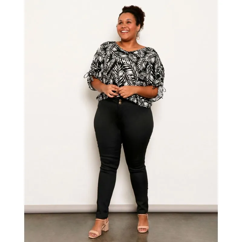 Calça Sarja Plus Size Feminina Reta Preta 13322000146136UN