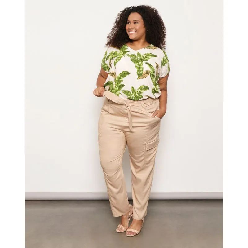 Calça Plus Size Berry & Co. Feminina Mom Bolso Cargo Bege G2
