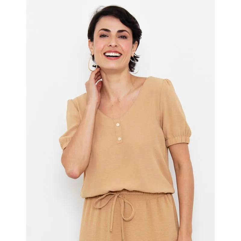 Blusa Feminina Berry & Co. Gola V Manga Curta Bege GG