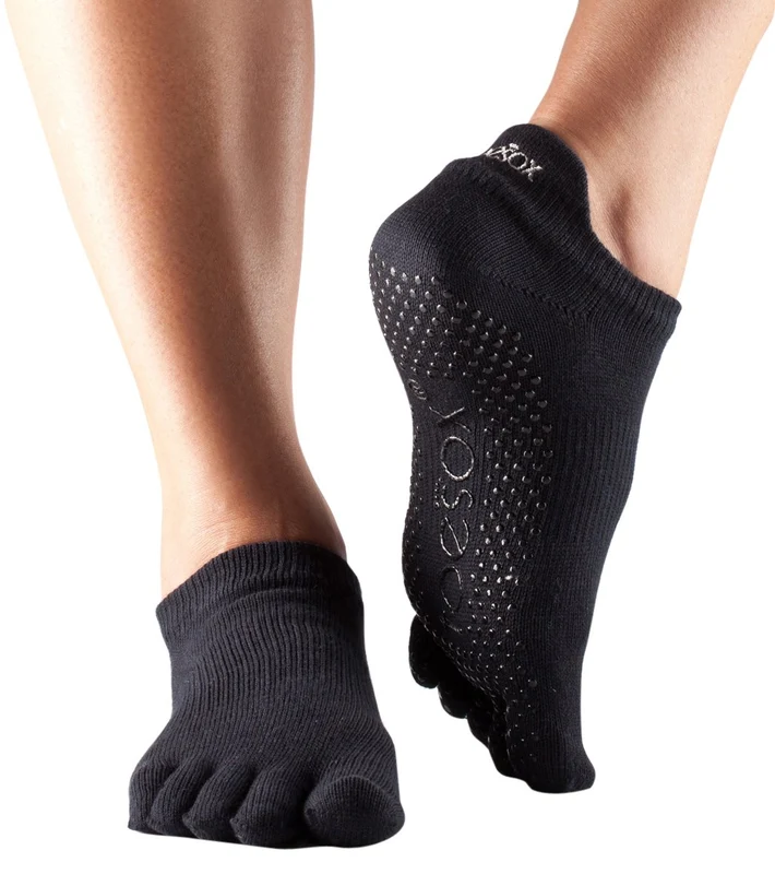 Toesox Low Rise Full-Toe Yoga Grip Socks Black / S