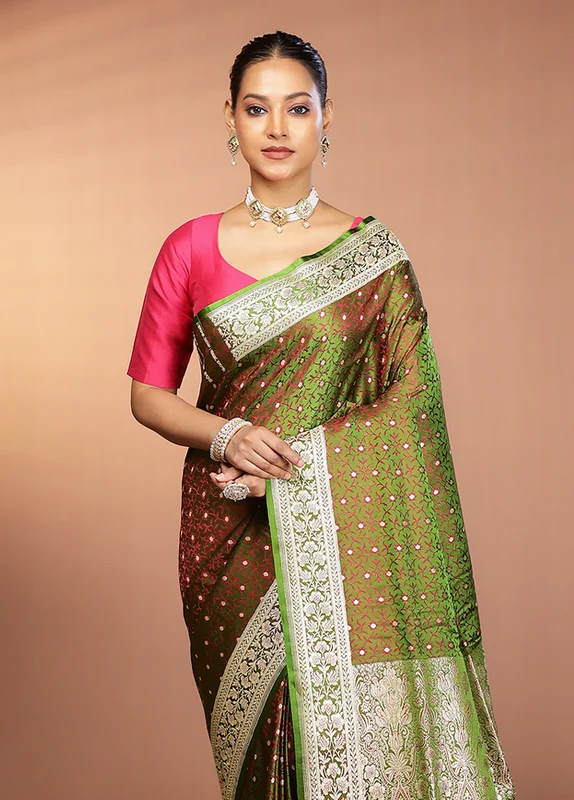 Green Handloom Tanchoi Pure Silk Saree With Blouse Piece One Size