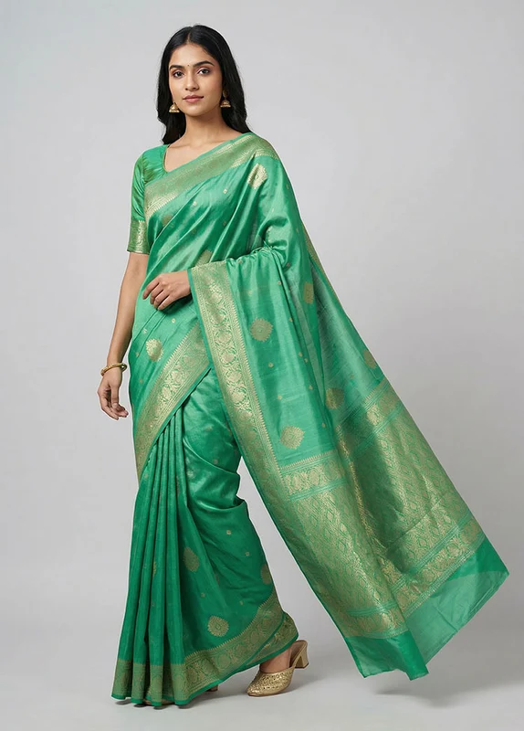 Green Handloom Kanjivaram Pure Silk Saree With Blouse Piece One Size