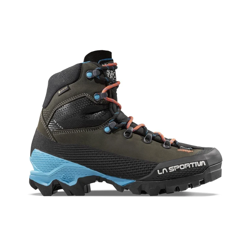 La Sportiva Women's Aequilibrium LT GTX Black/Hibiscus / 39.5