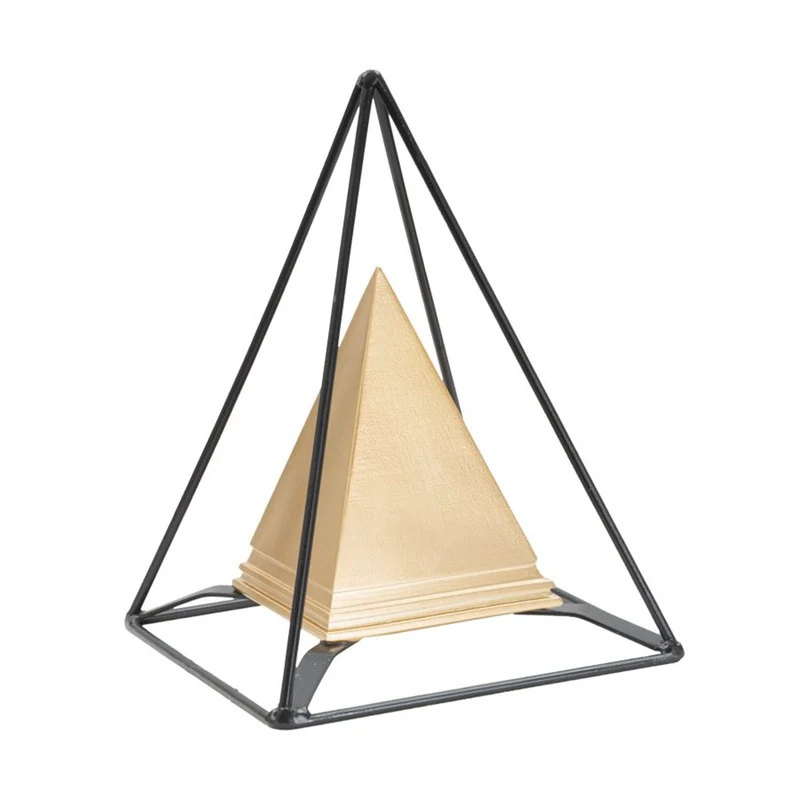 Piramide decorativa in poliresina color oro per decorazioni ambienti Con ferro