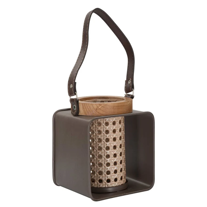 Lanterna con struttura in metallo e recipiente per interni Recipiente in rattan