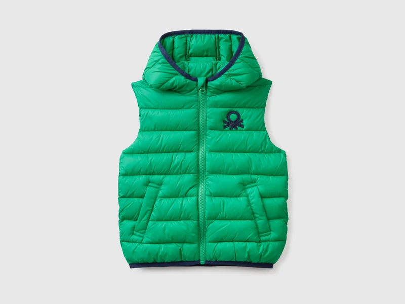 Gilet imbottito con cappuccio 82