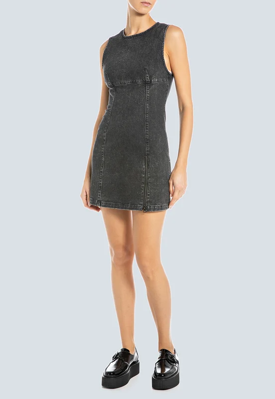 שמלת ג׳ינס לנשים בצבע שחור BLACK / XS