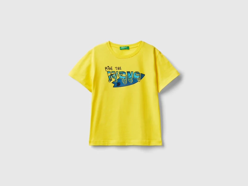T-shirt con dettagli fluo 82