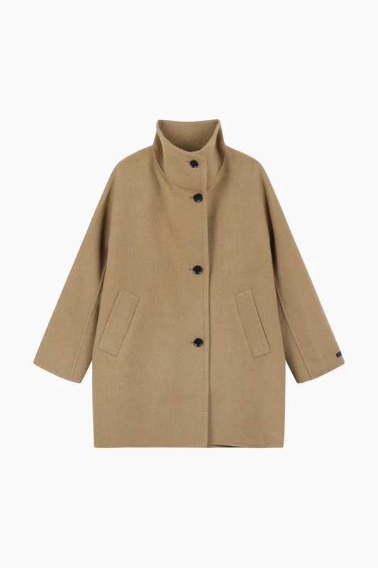 Cappotto con collo alto 44