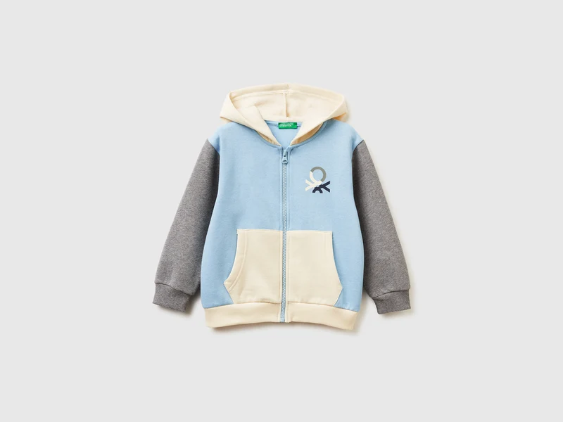 Felpa con cappuccio e zip 82