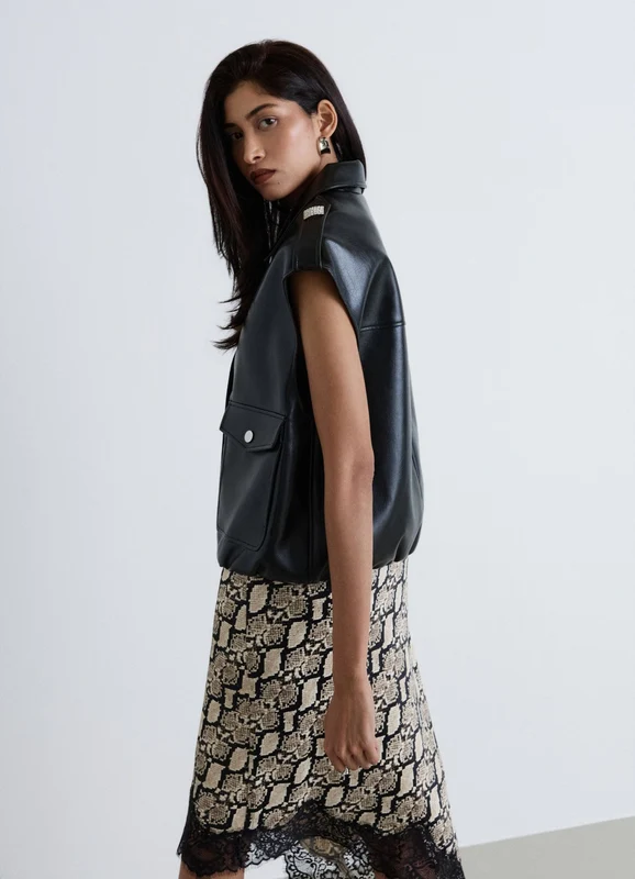 Gilet smanicato con applicazioni gioiello L