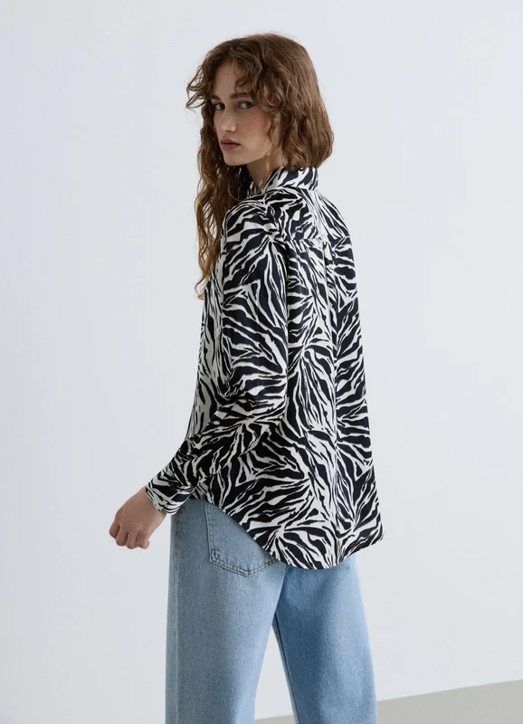 Camicia animalier con colletto classico XS