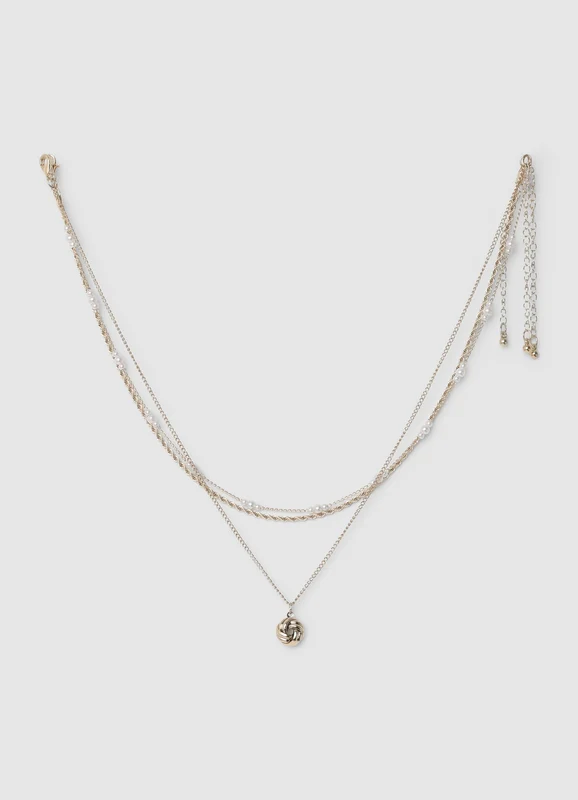 Collana multilayer con perle e pendente TU