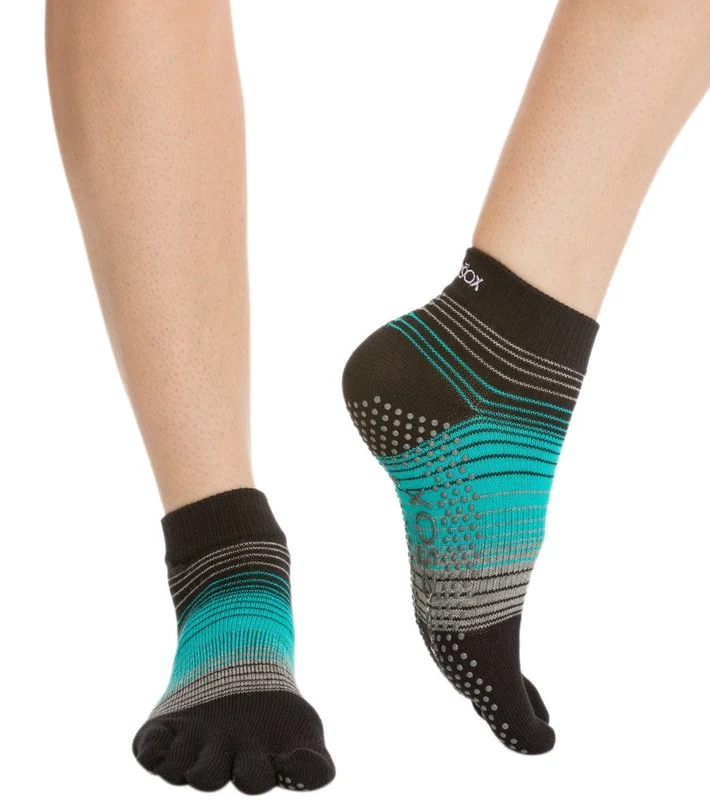 Toesox Ankle Length Full-Toe Yoga Grip Socks Moonlight Jade / M