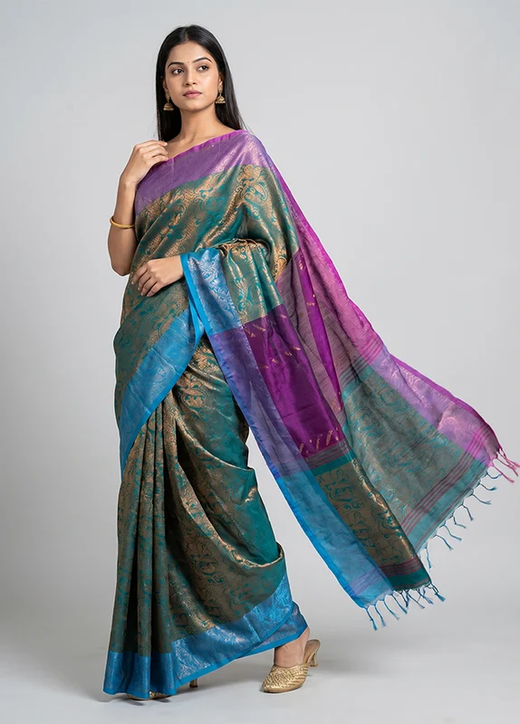 Maroon Khadi Cotton Saree With Blouse Piece One Size