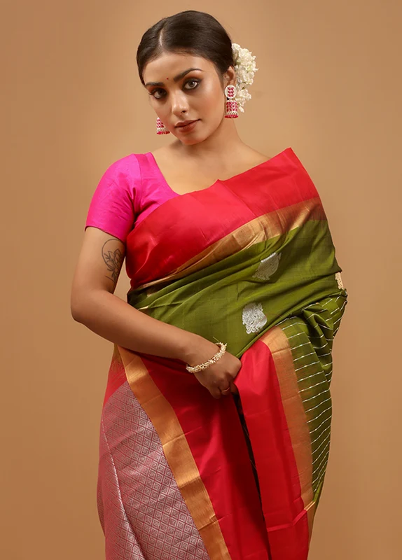 Green Handloom Kanchipuram Pure Silk Saree With Blouse Piece Onesize