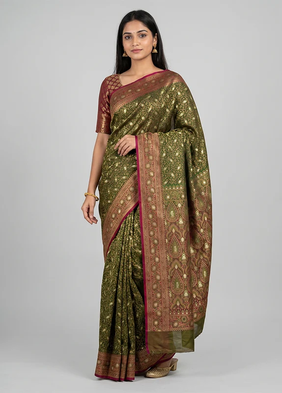 Green Tanchoi Silk Saree With Blouse Piece One Size