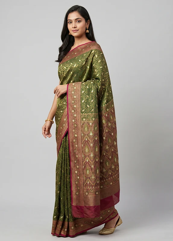 Green Tanchoi Silk Saree With Blouse Piece One Size