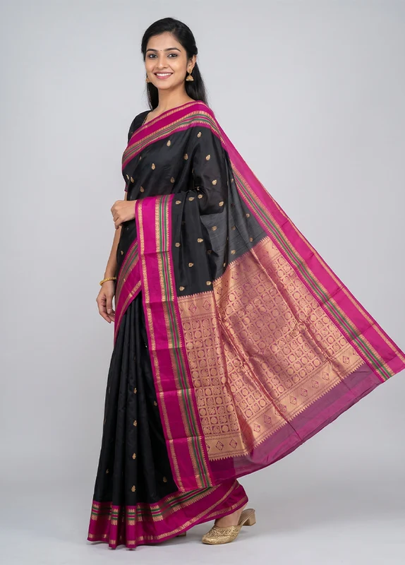 Black Handloom Kanjivaram Pure Silk Saree With Blouse Piece One Size