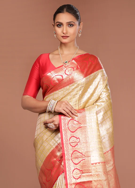 Gold Kanjivaram Silk Saree With Blouse Piece One Size