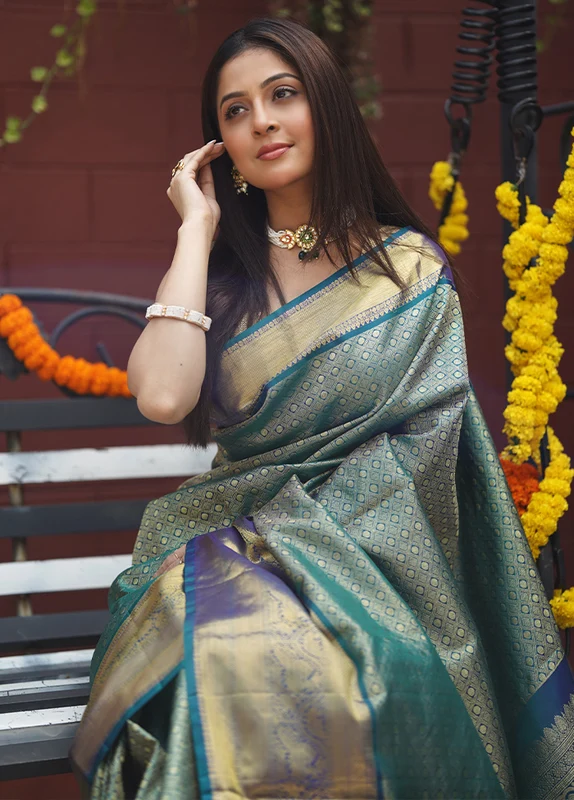 Green Handloom Kanchipuram Pure Silk Saree With Blouse Piece Onesize