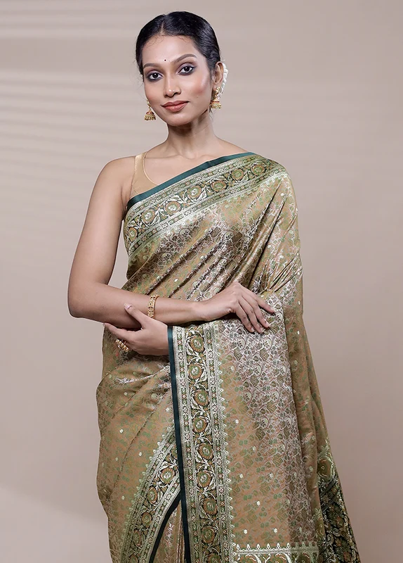 Green Tanchoi Silk Saree With Blouse Piece Onesize