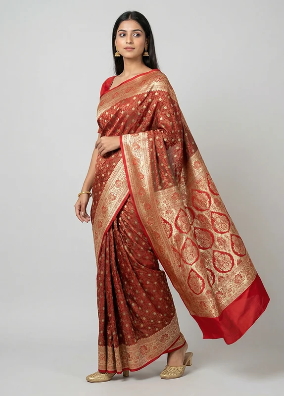Green Tanchoi Silk Saree With Blouse Piece One Size