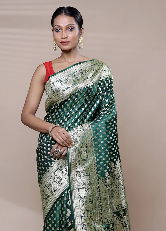 Green Banarasi Silk Saree With Blouse Piece Onesize