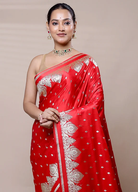 Red Banarasi Silk Saree With Blouse Piece Onesize