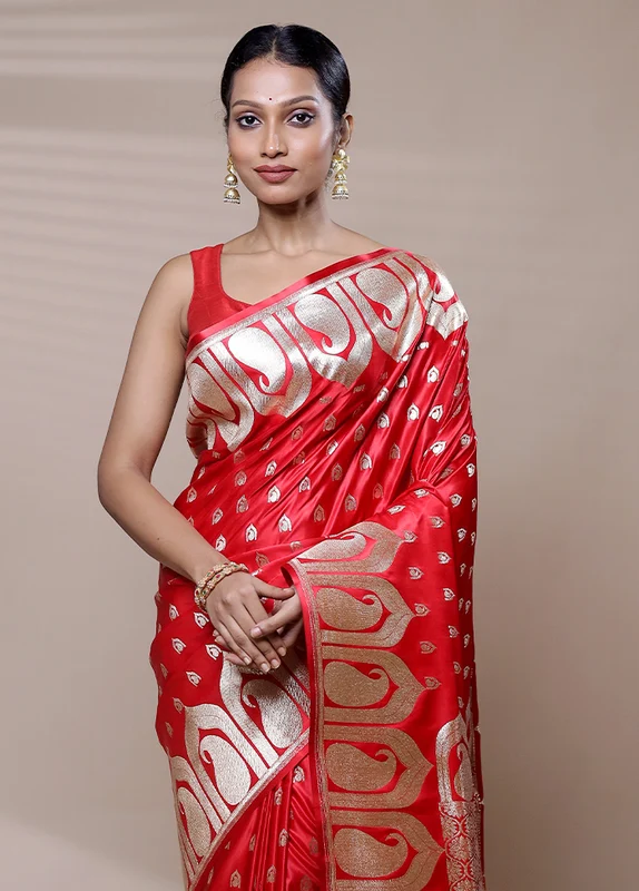 Red Banarasi Silk Saree With Blouse Piece Onesize