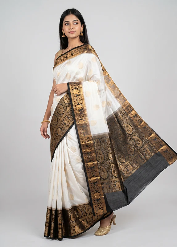 White Handloom Kanjivaram Pure Silk Saree With Blouse Piece One Size