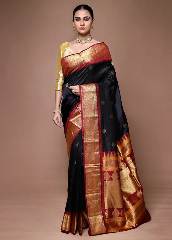 Black Handloom Kanchipuram Pure Silk Saree With Blouse Piece Onesize
