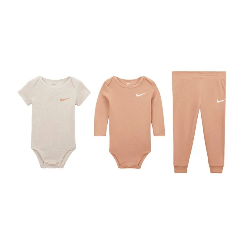 Conjunto Nike Essentials Bebé Talle: 9M - Color: Beige