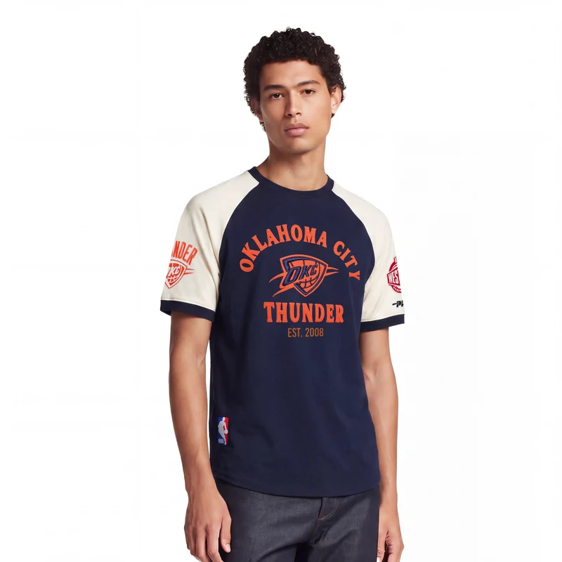 PLAYERA NBA OKLAHOMA CITY THUNDER FIRST TEAM XL / CREMA / AZUL MARINO
