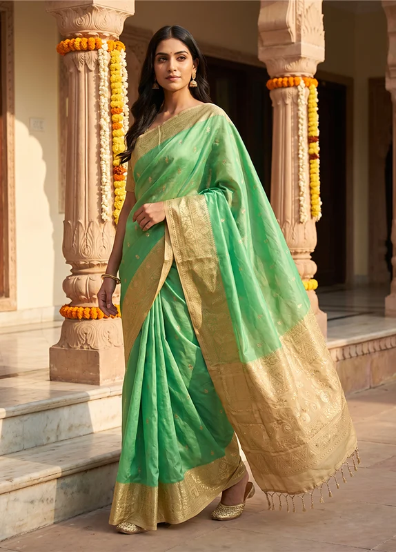 Green Handloom Kanchipuram Pure Silk Saree With Blouse Piece One Size