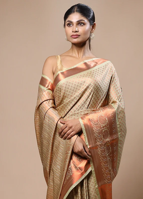 Green Kanjivaram Silk Saree With Blouse Piece Onesize