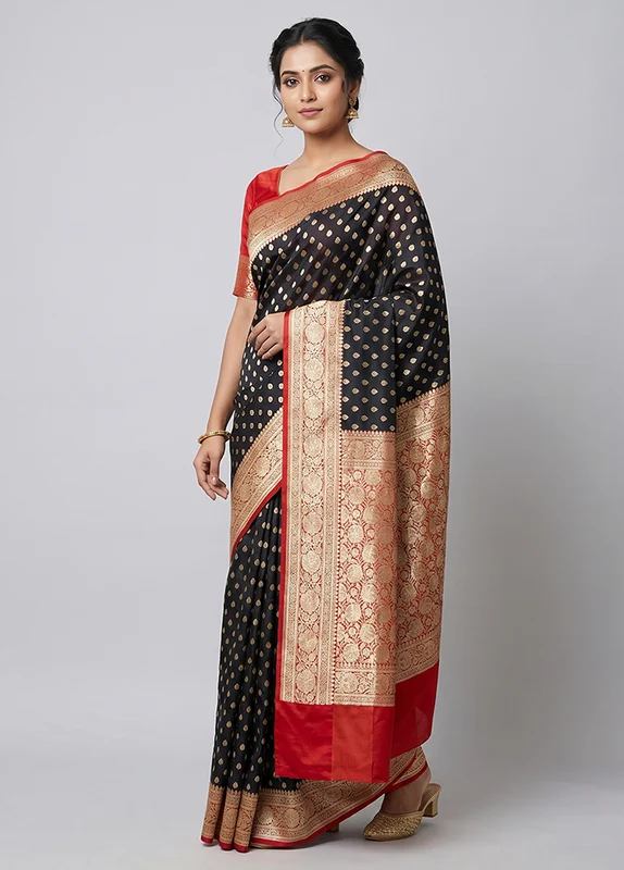 Black Uppada Silk Saree With Blouse Piece One Size