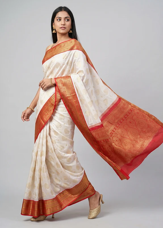 White Handloom Kanchipuram Pure Silk Saree With Blouse Piece One Size