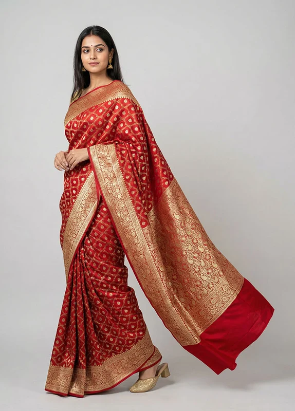 Maroon Handloom Banarasi Pure Silk Saree With Blouse Piece One Size