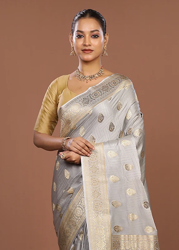 Grey Tanchoi Silk Saree With Blouse Piece One Size