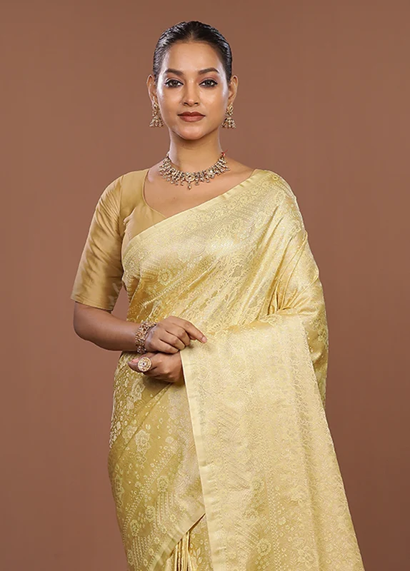 Gold Tanchoi Silk Saree With Blouse Piece One Size