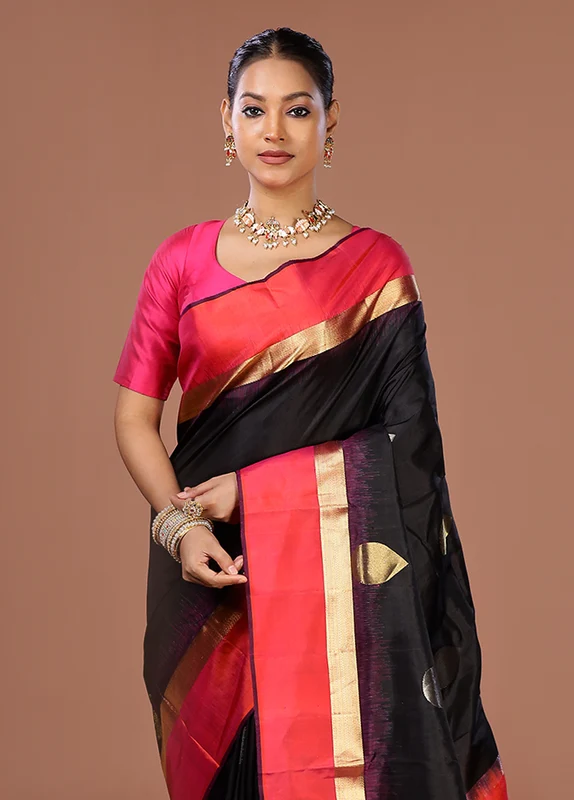 Black Handloom Kanjivaram Pure Silk Saree With Blouse Piece One Size